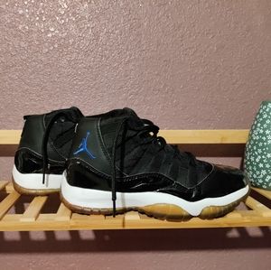 09' Air Jordan Space Jam sneakers